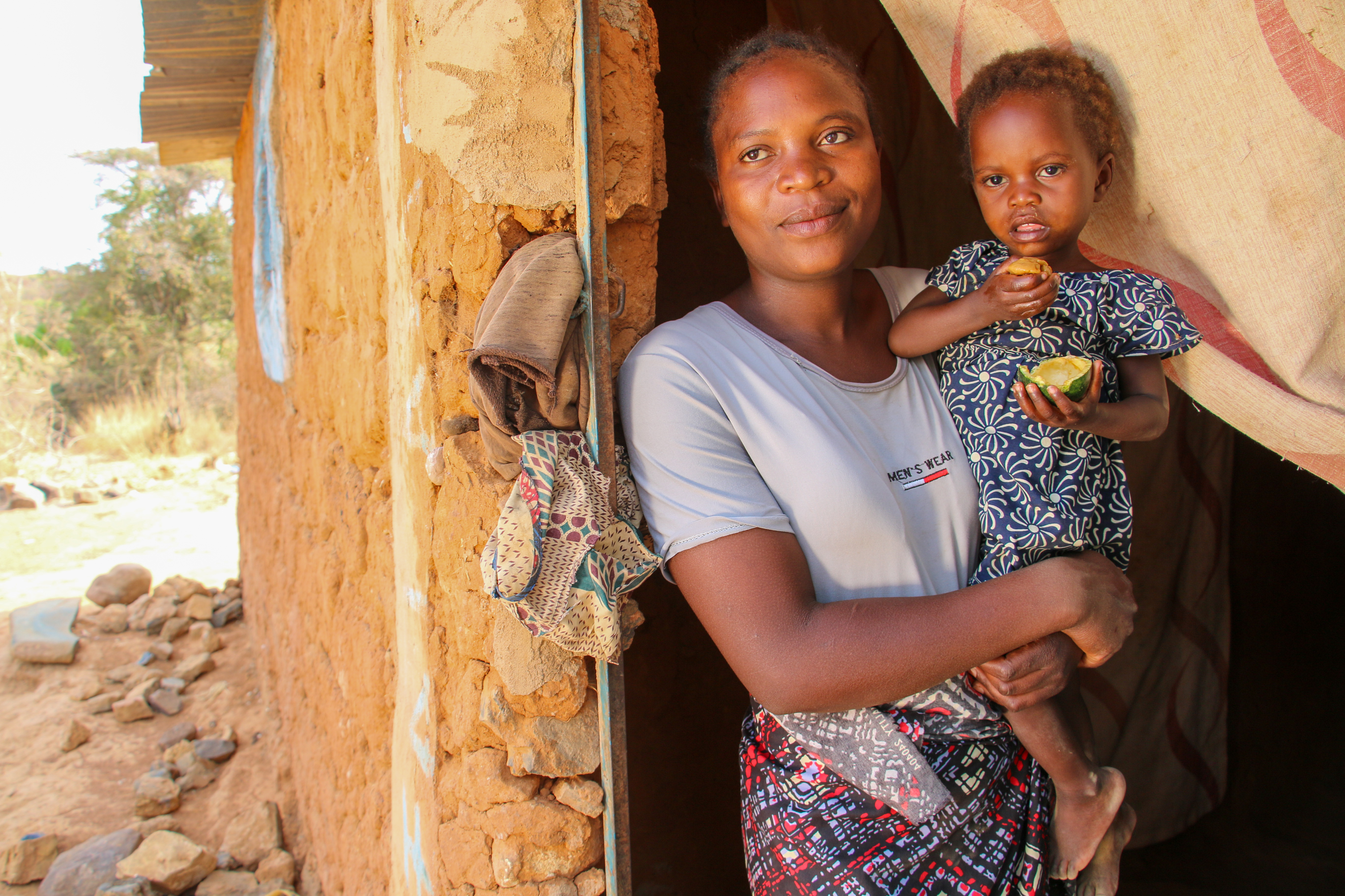 Juliana and her daughter Isabel, who was diagnosed with malnutrition