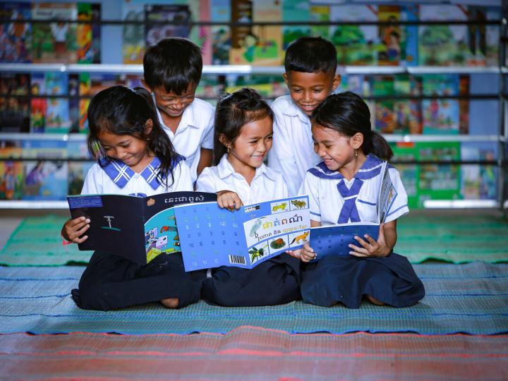 children reading