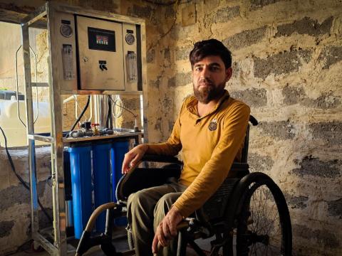 On the beginning of each morning, Muhammad operates the filtration system. Ziryan Kameran © World Vision Iraq 2024.